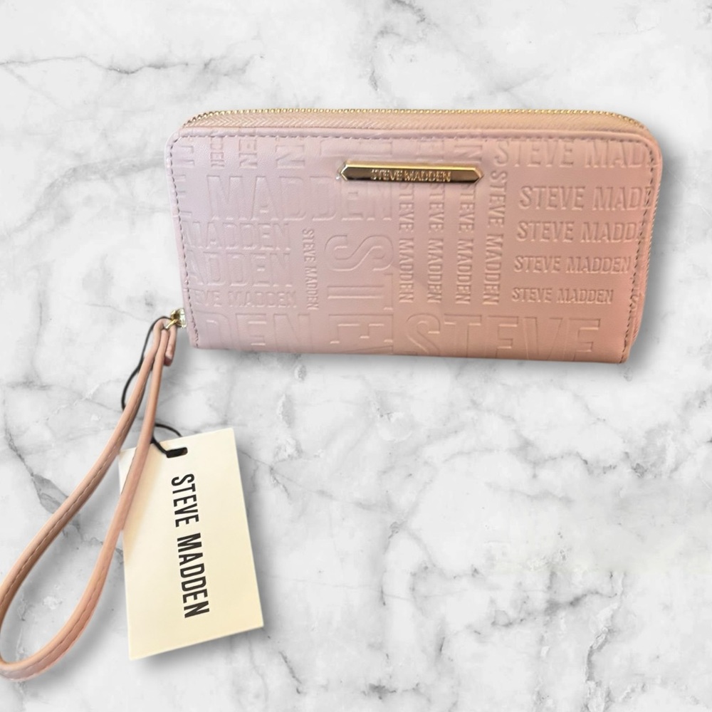 Steve Madden Blush Embossed Wristlet Wallet - Picture 1 of 4